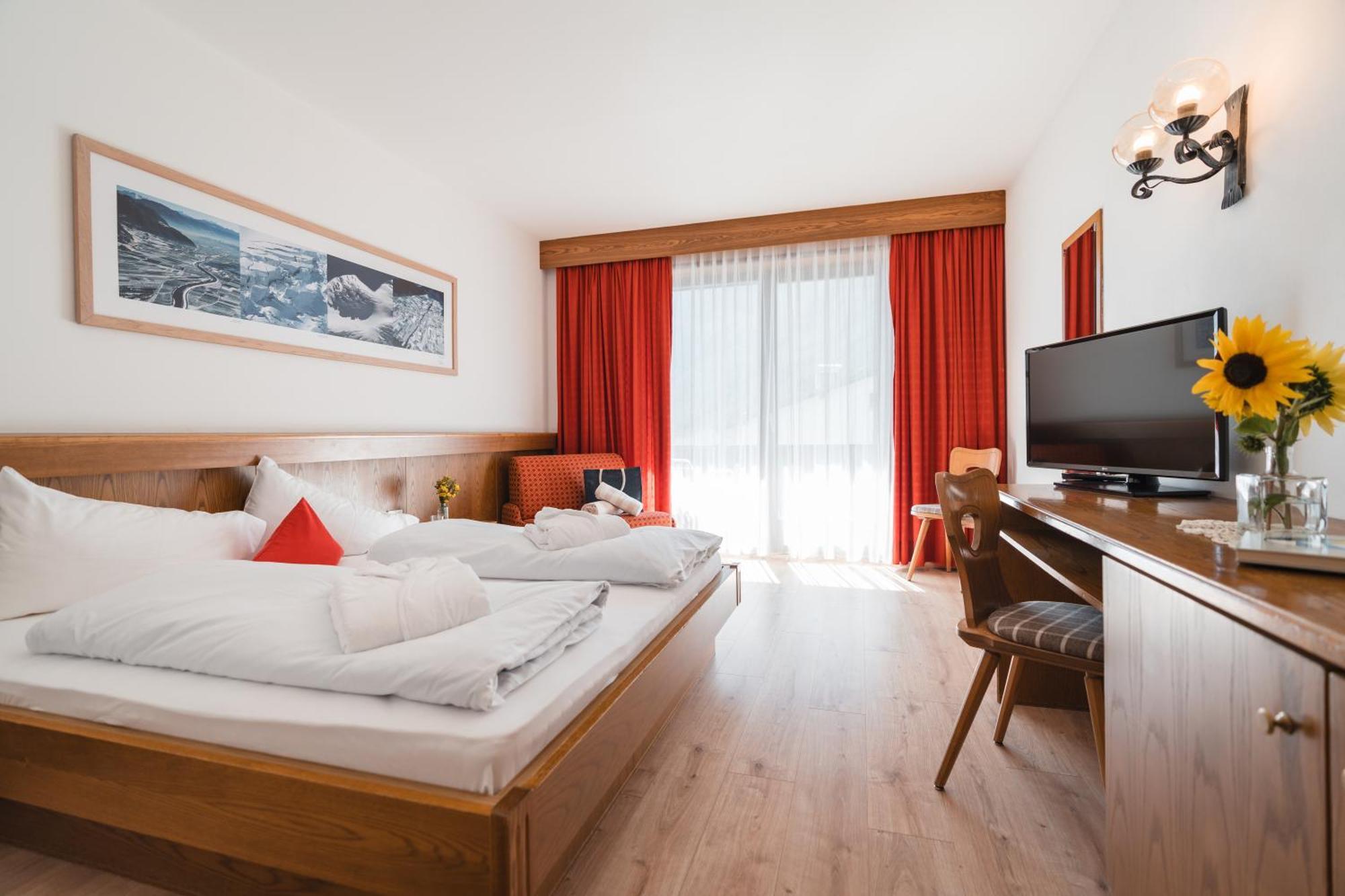 Smart Hotel Firn Madonna  エクステリア 写真